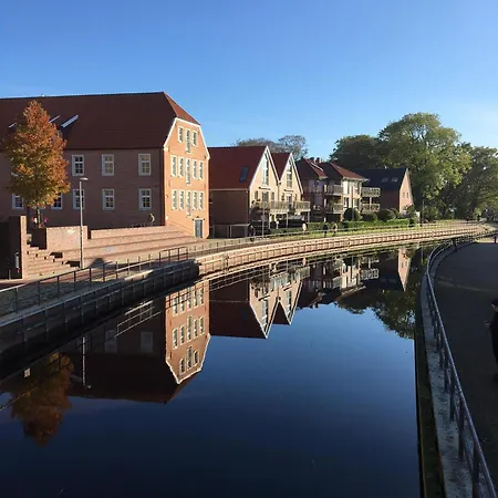 Schoene Altbauwohnung Direkt An Der Kesselschleuse! Emden Exterior photo