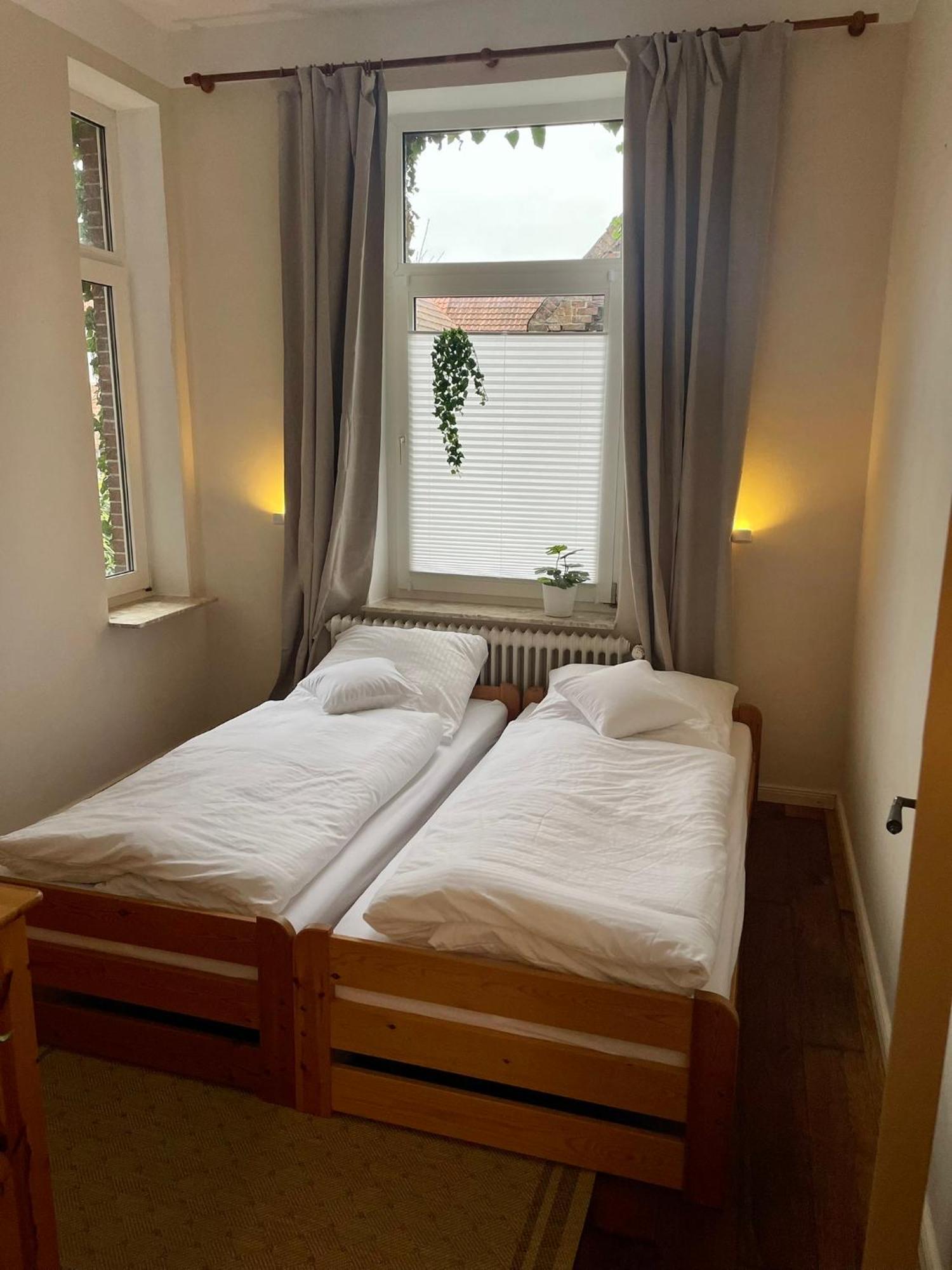 Schoene Altbauwohnung Direkt An Der Kesselschleuse!