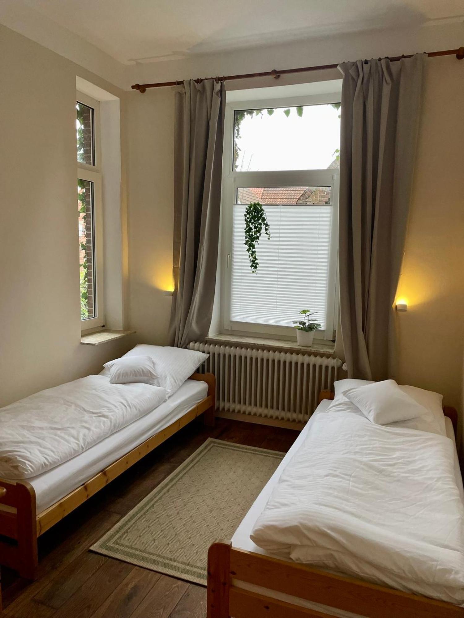 Schoene Altbauwohnung Direkt An Der Kesselschleuse! *