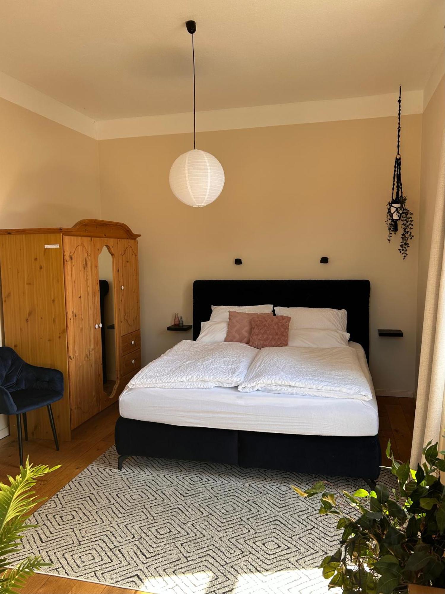 Schoene Altbauwohnung Direkt An Der Kesselschleuse! Appartement *